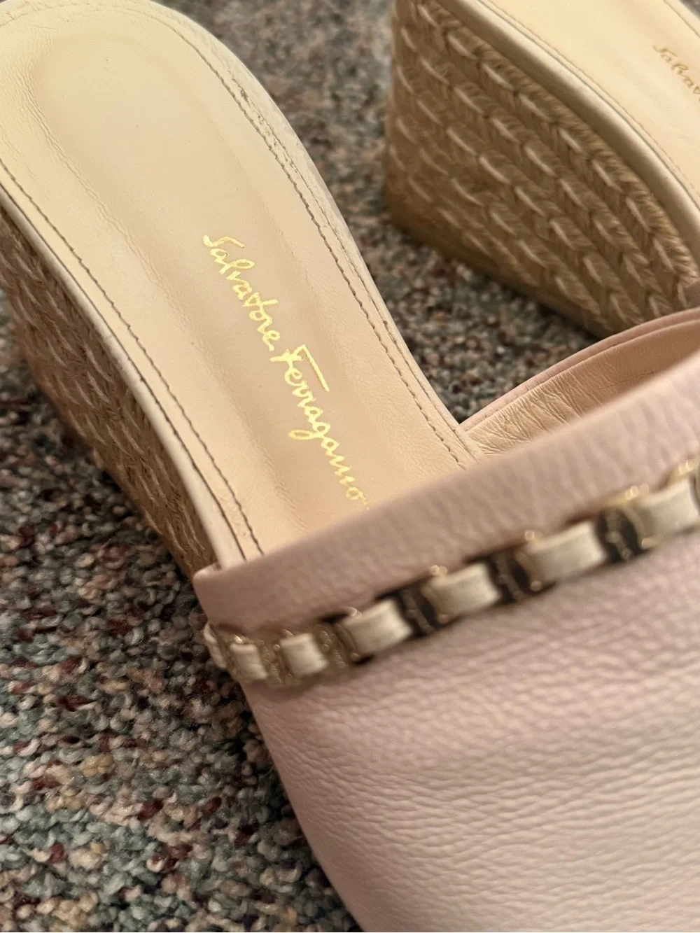 $695 Salvatore Ferragamo Thassos Chain Embellished Leather Mules Wedges Sz 7.5